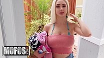 Em gái xinh Skylar Vox vú to Chịch cực phê với phim sex mới